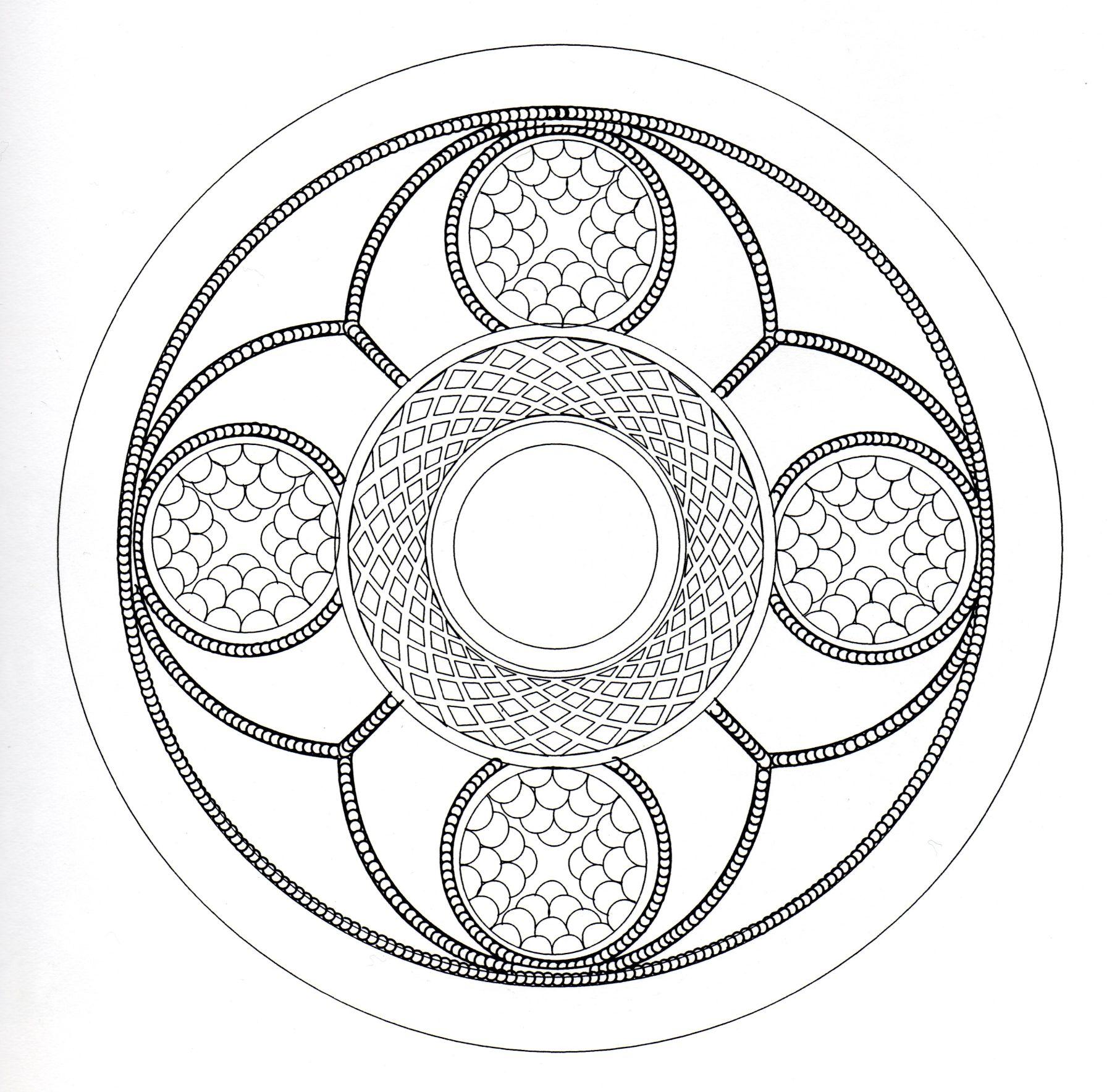 Viele kleine Details und ziemlich kleine Bereiche, für ein komplexes keltisches Mandala, das am Ende sehr originell und harmonisch wirkt.